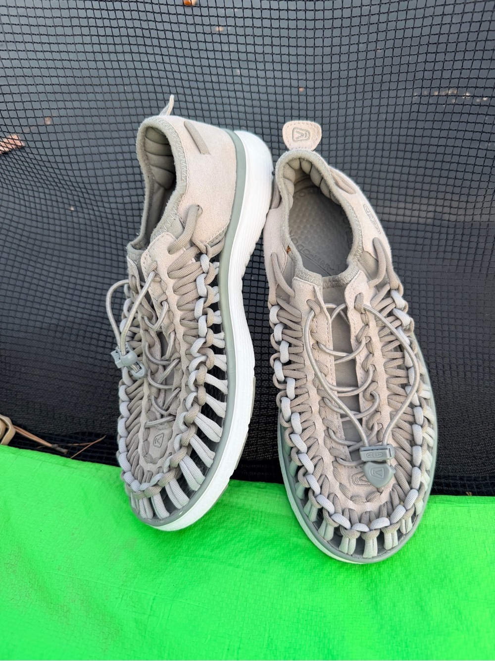KEEN Womens UNEEK Sandals in Light Taupe